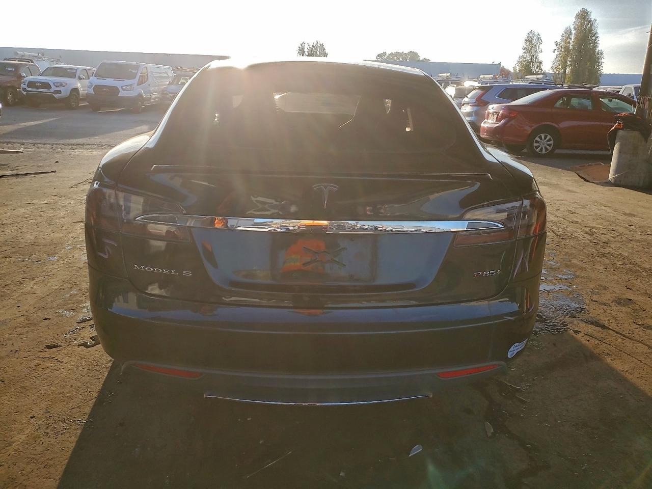 Tesla Model S Image 9