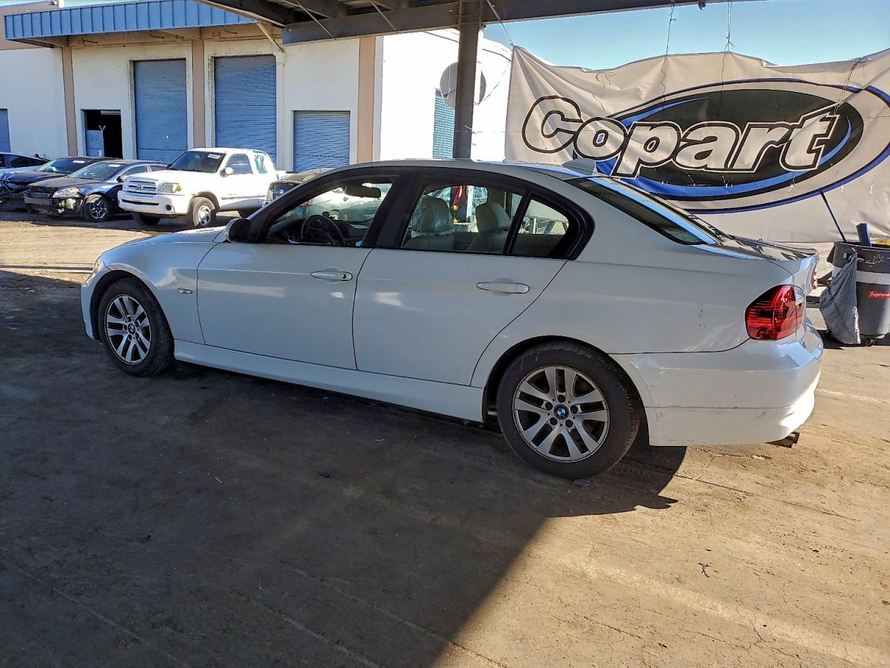 BMW 3 Series I Image 6