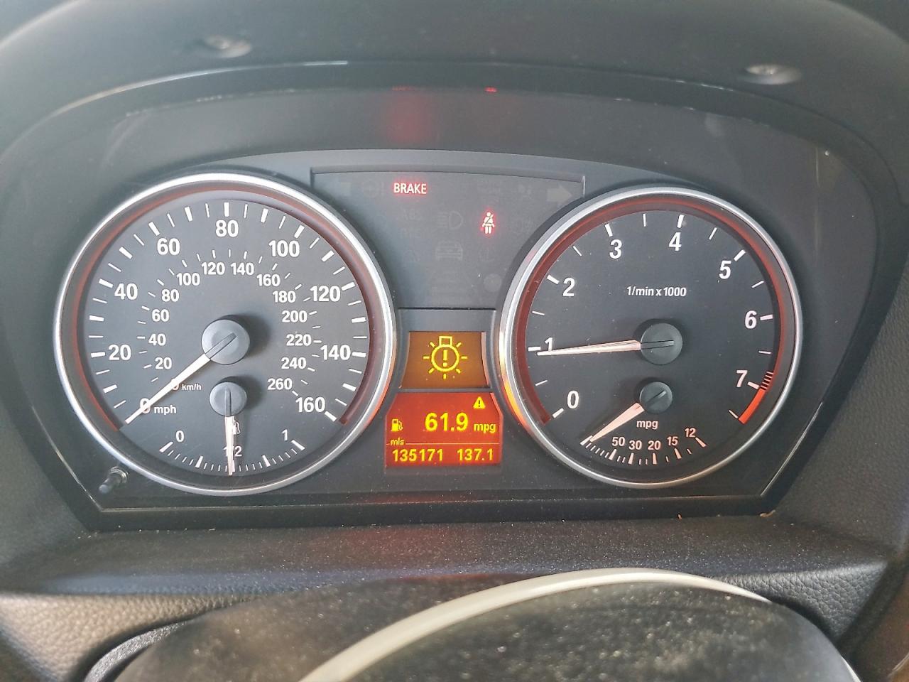 BMW 3 Series I Image 12