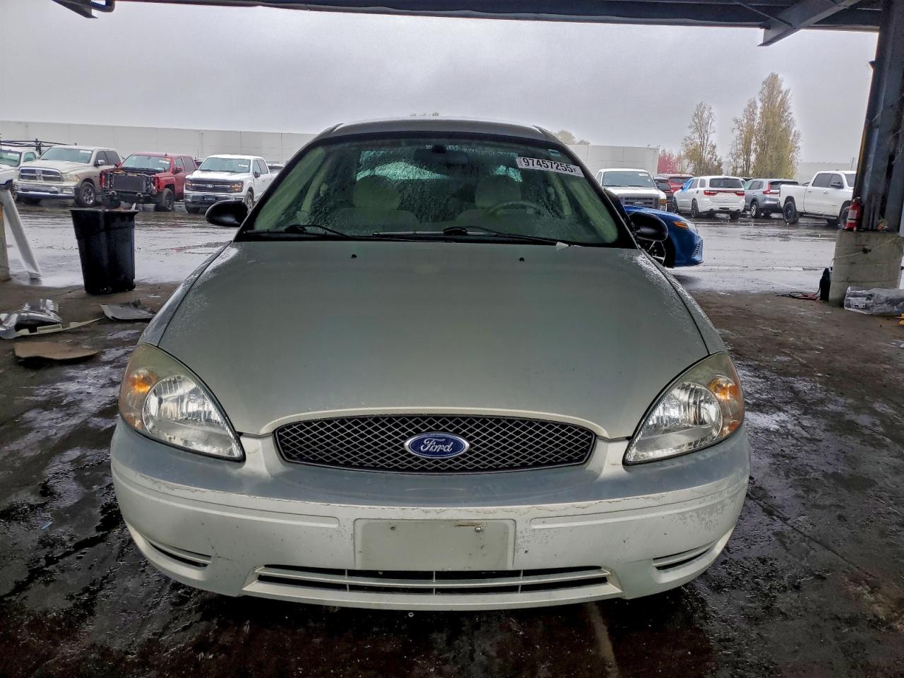 Ford Taurus Se Image 2