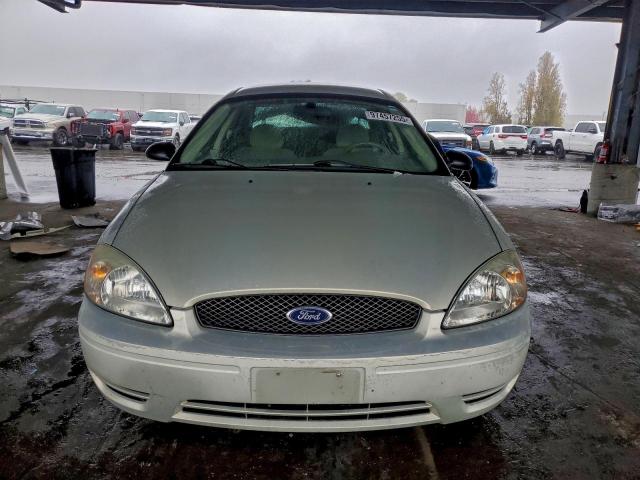 Ford Taurus Se Image 2