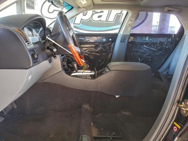 Chrysler 300 Image 6