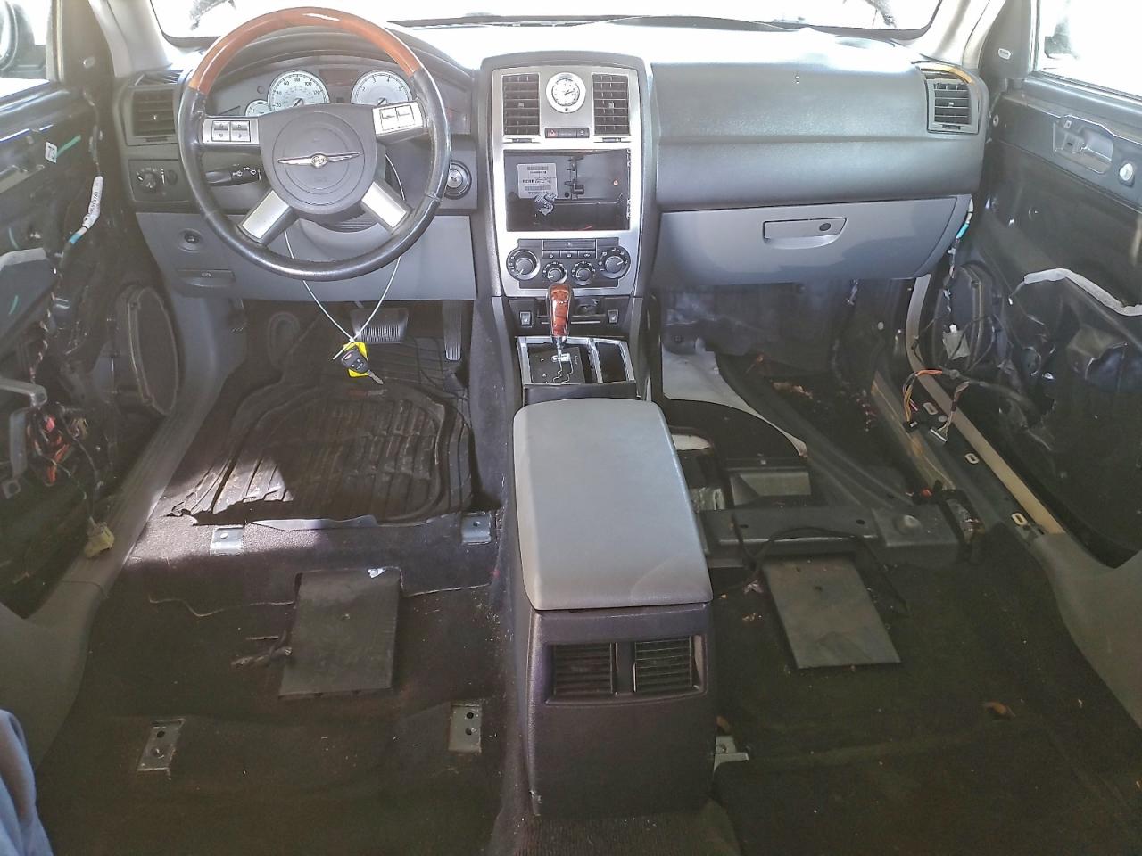 Chrysler 300 Image 12