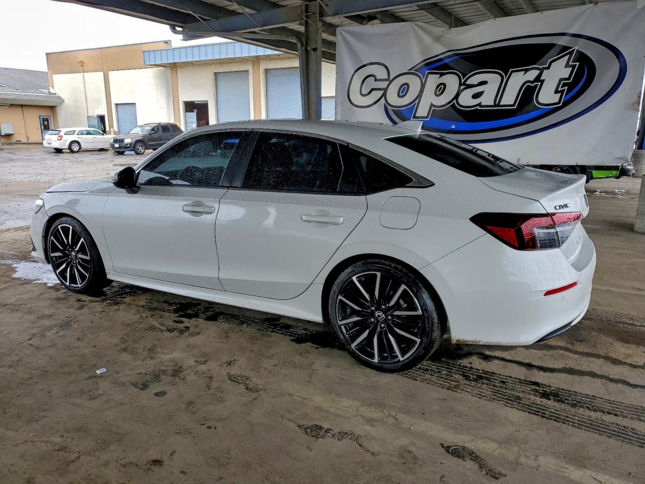 Honda Civic Touring Image 2