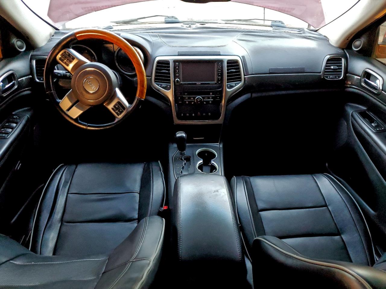 Jeep Grand Cherokee Overland Image 6