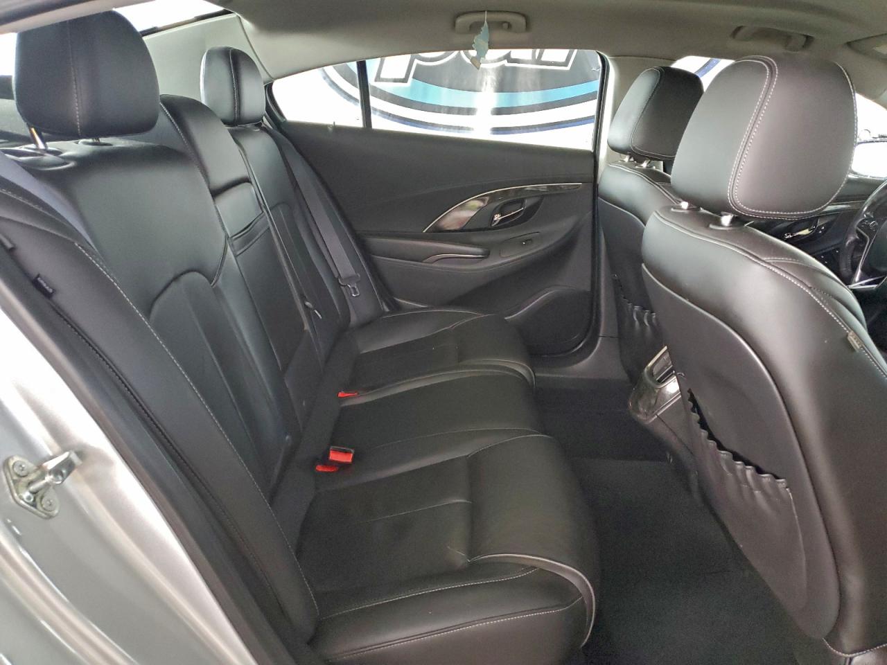 Buick LaCrosse Image 10