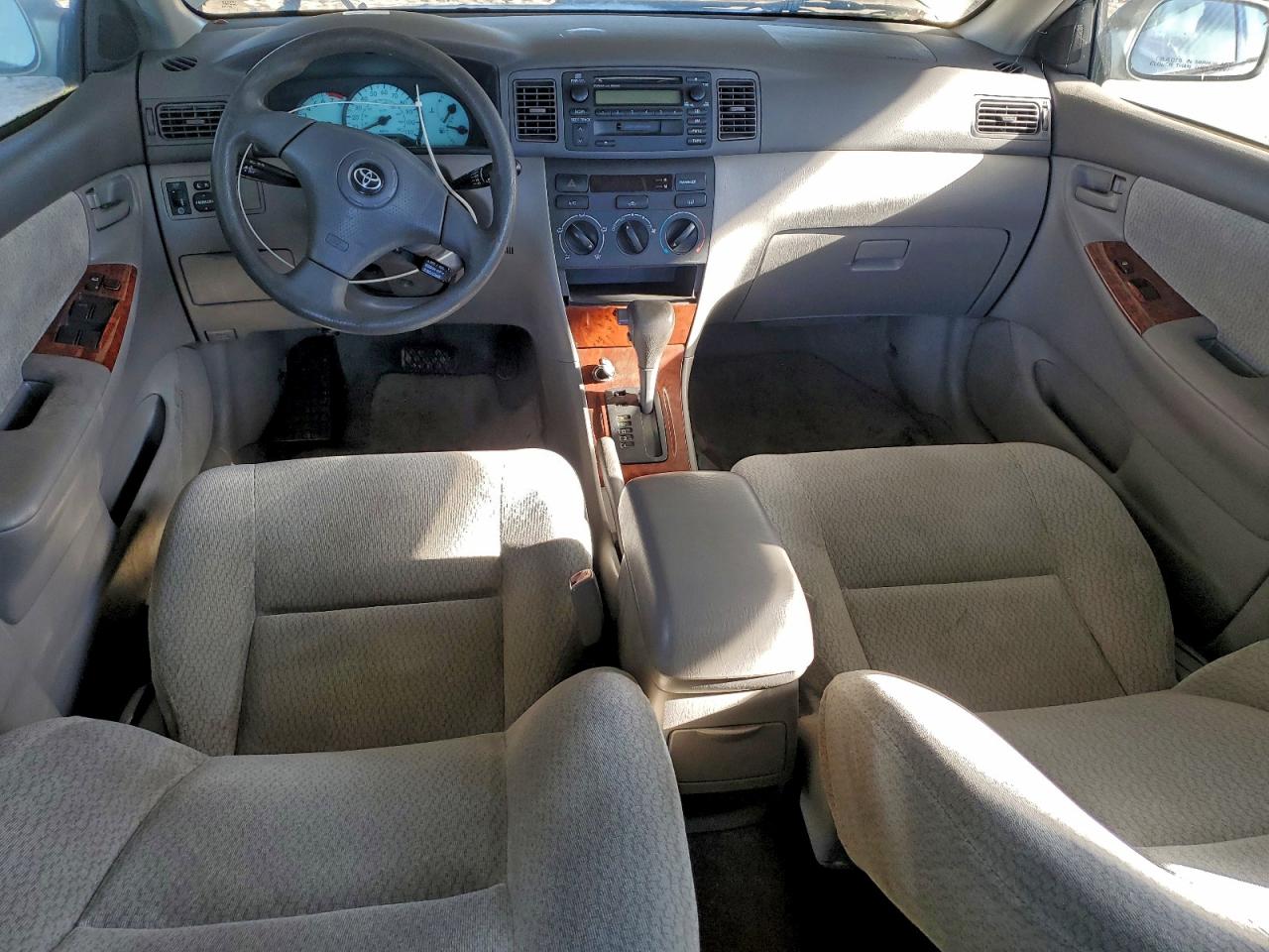 Toyota Corolla Ce Image 6