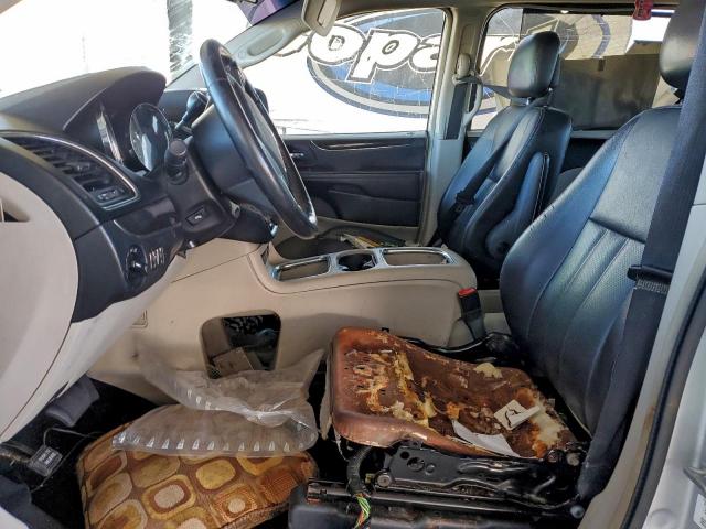 Chrysler Minivan Touring L Image 6