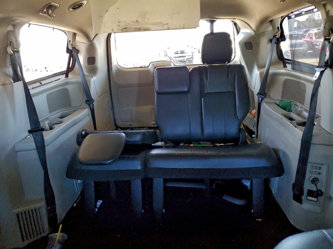 Chrysler Minivan Touring L Image 11