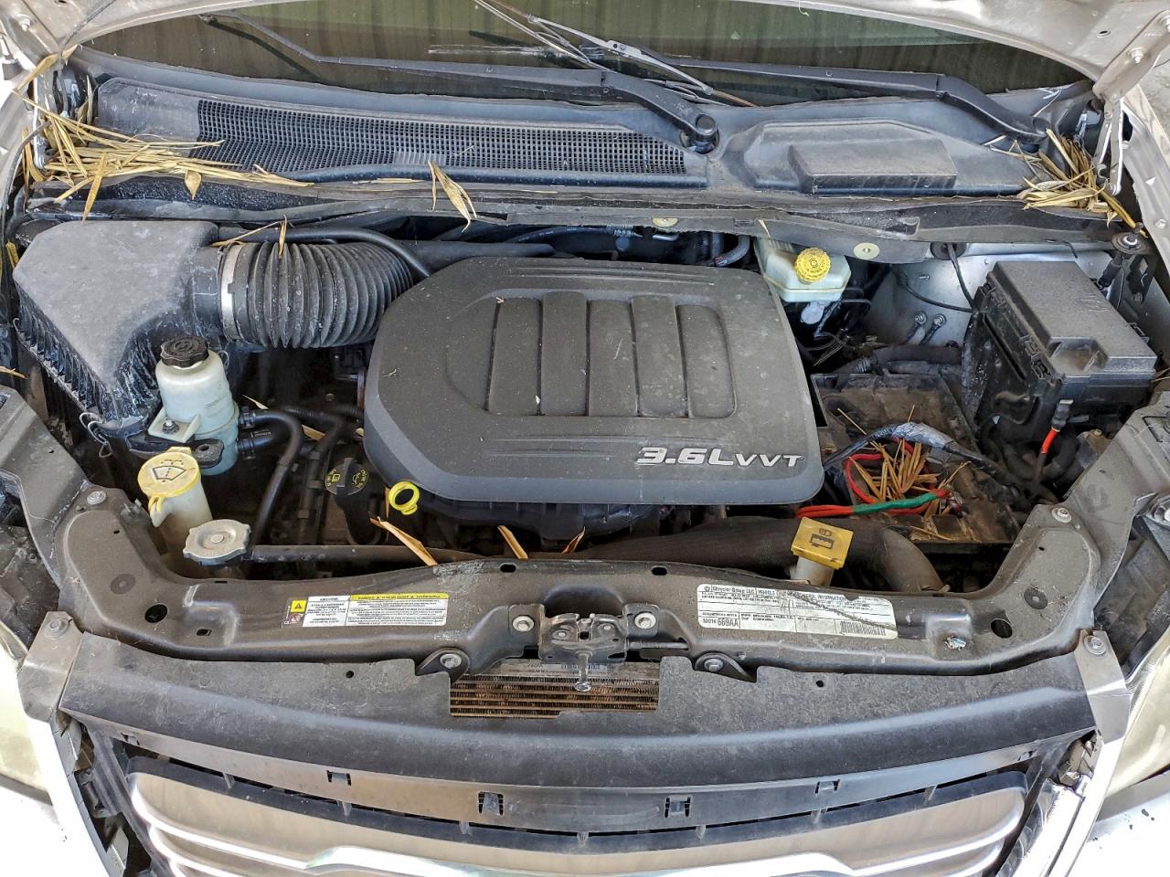 Chrysler Minivan Touring L Image 5