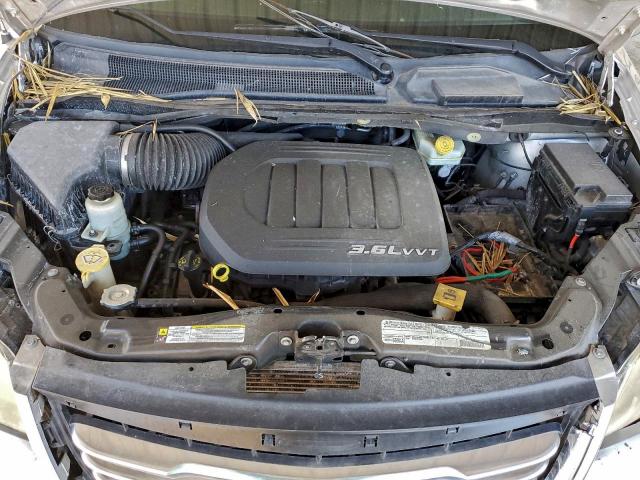 Chrysler Minivan Touring L Image 5