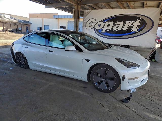 Tesla Model 3 Image 5