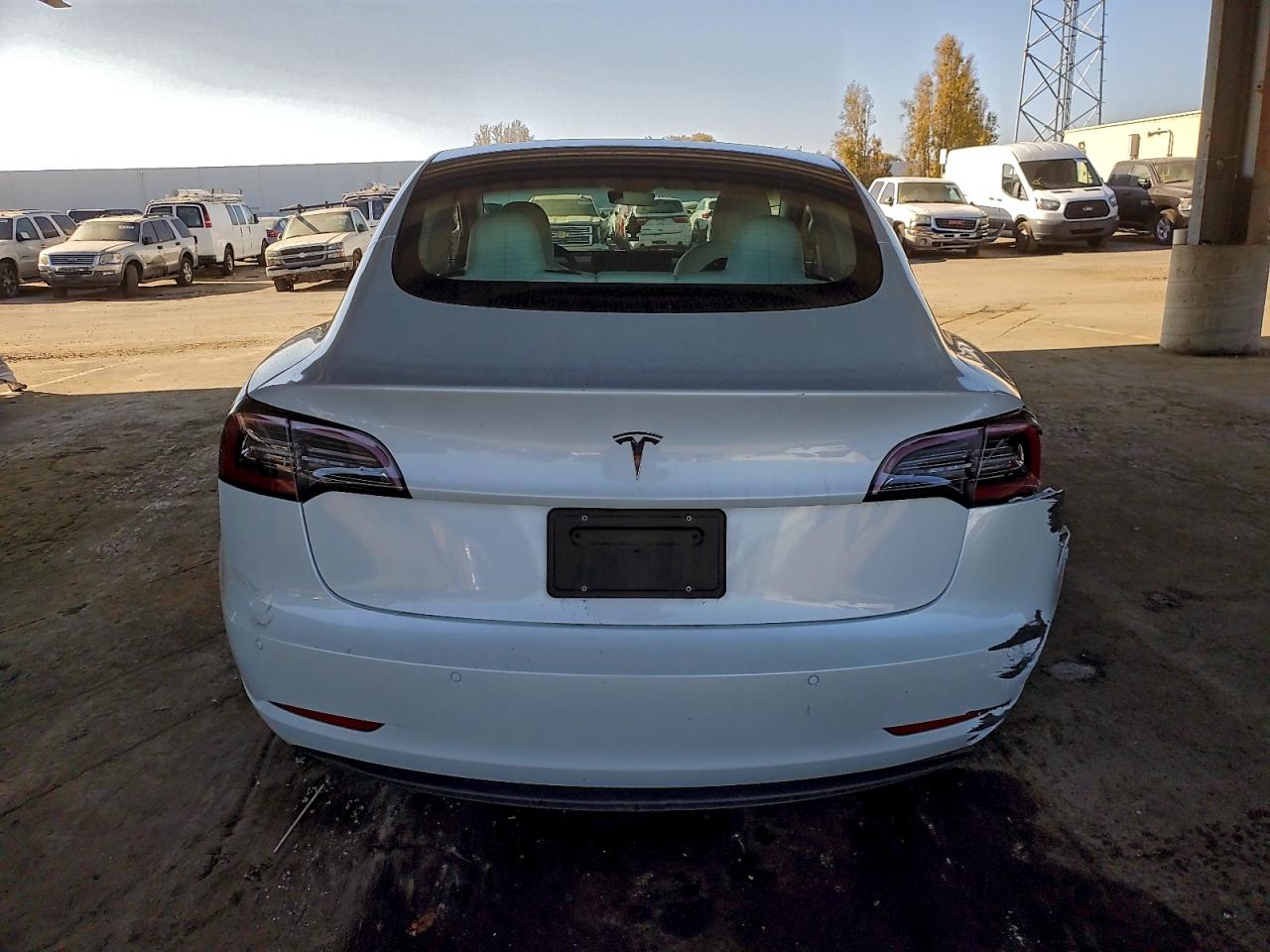 Tesla Model 3 Image 9