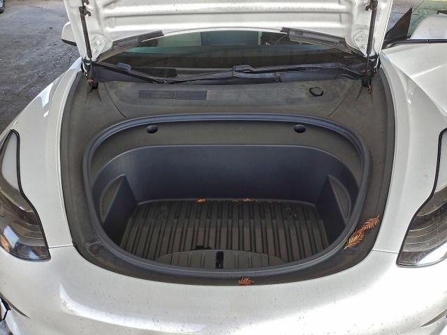 Tesla Model 3 Image 7