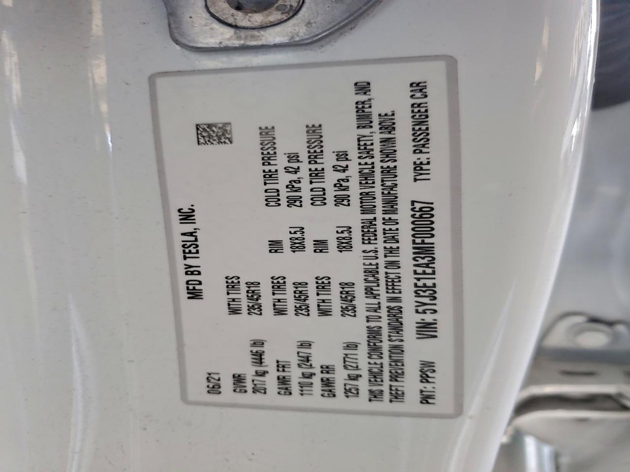 Tesla Model 3 Image 11