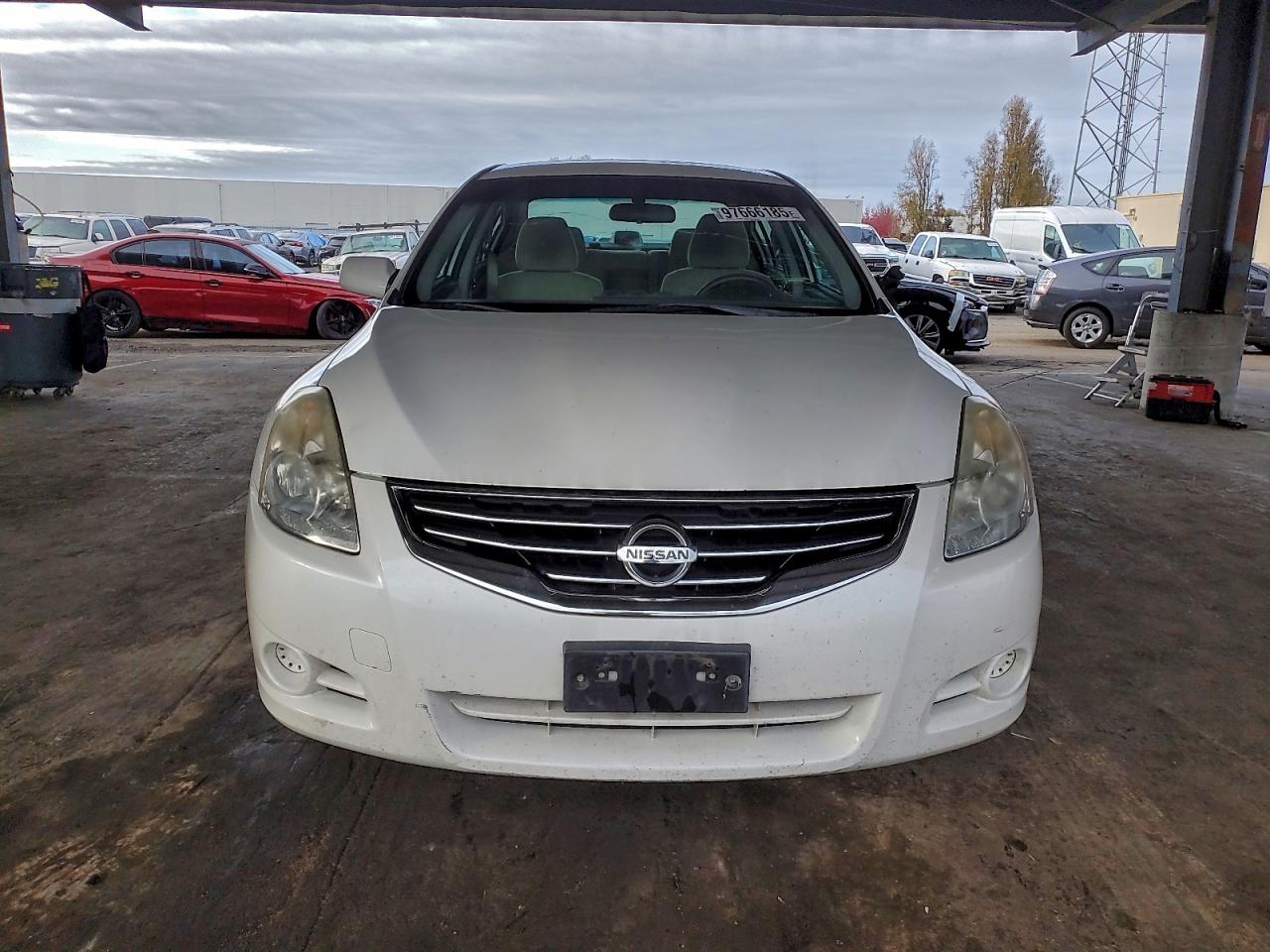 Nissan Altima Base Image 4