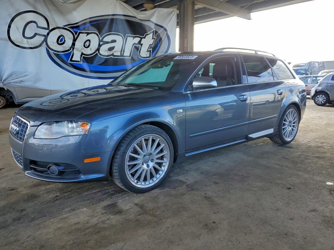 Audi S4 Avant Quattro Image 1