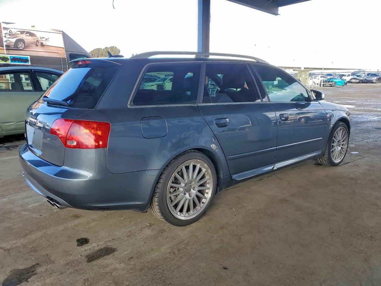 Audi S4 Avant Quattro Image 2