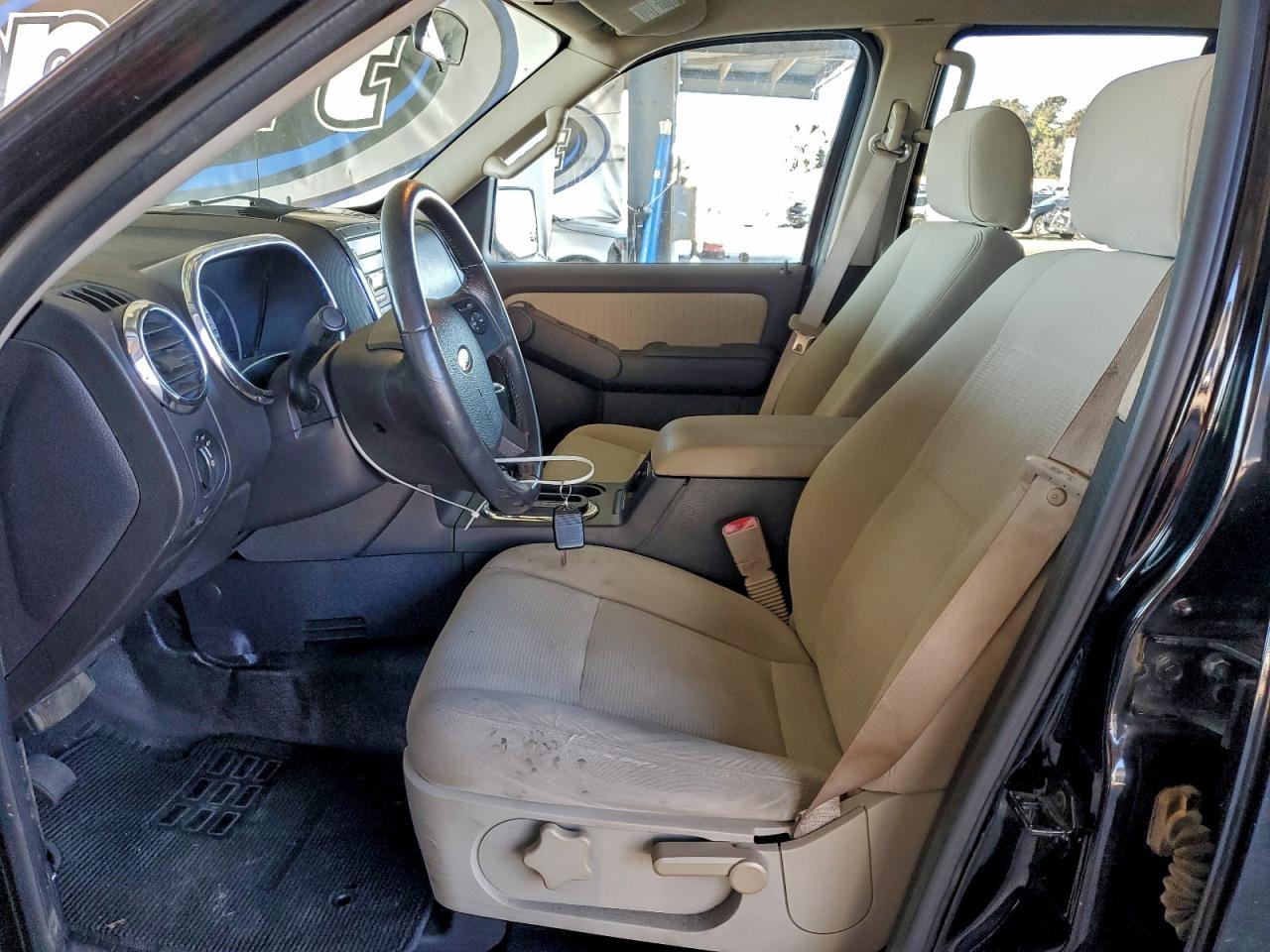 Ford Explorer Xlt Image 5