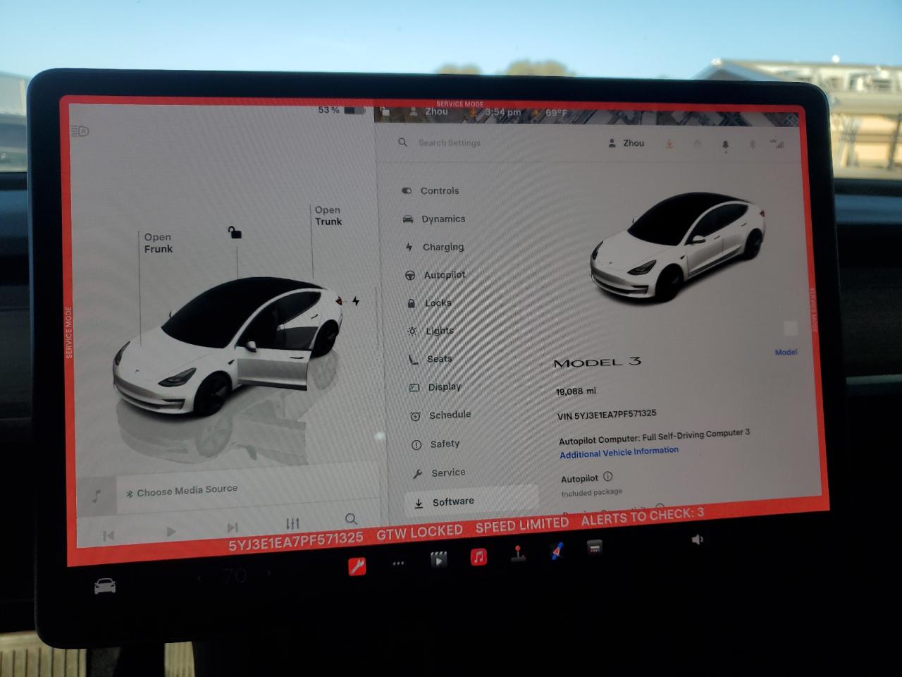 Tesla Model 3 Image 12
