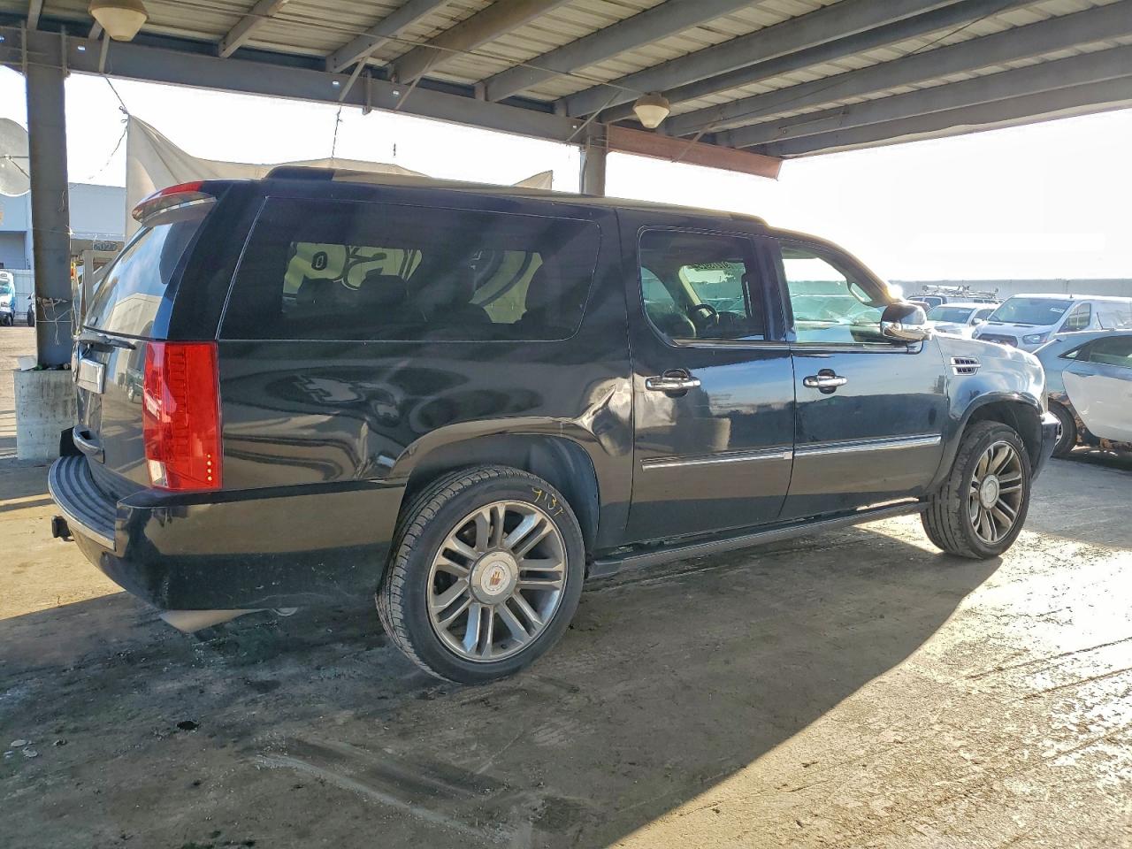 Cadillac Escalade Esv Luxury Image 3