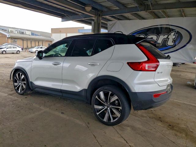 Volvo XC40 Recharge Image 6