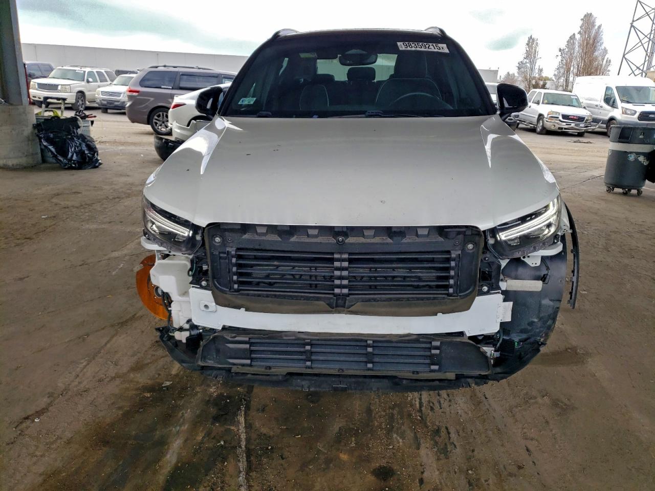 Volvo XC40 Recharge Image 2