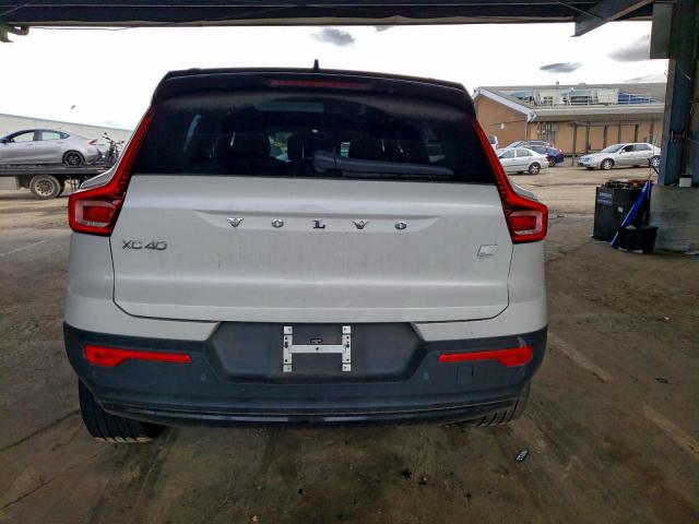 Volvo XC40 Recharge Image 10