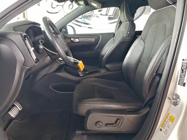 Volvo XC40 Recharge Image 8