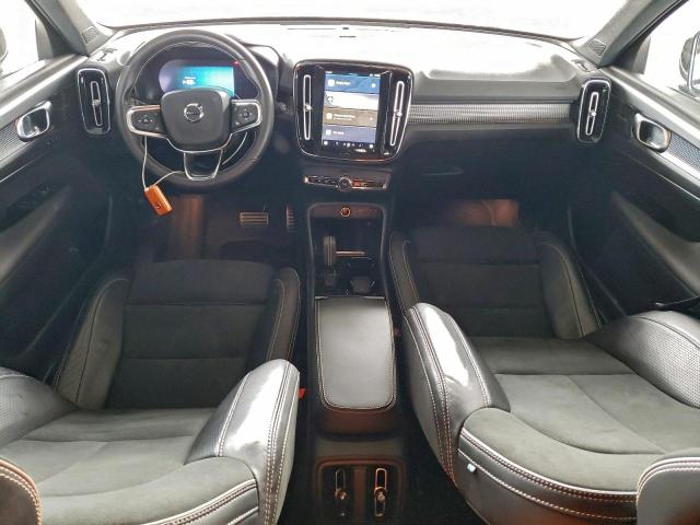 Volvo XC40 Recharge Image 11
