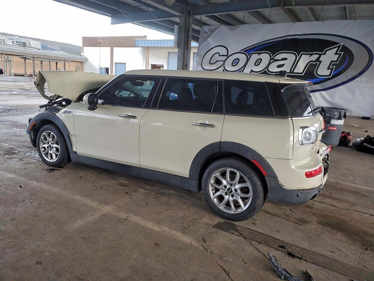 MINI Cooper Clubman Image 2