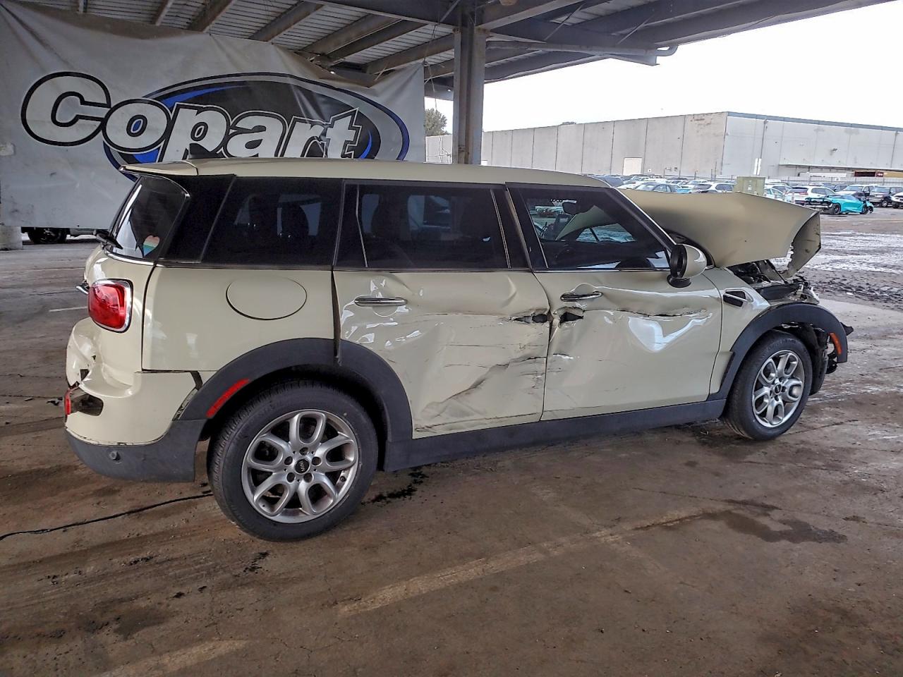 MINI Cooper Clubman Image 7