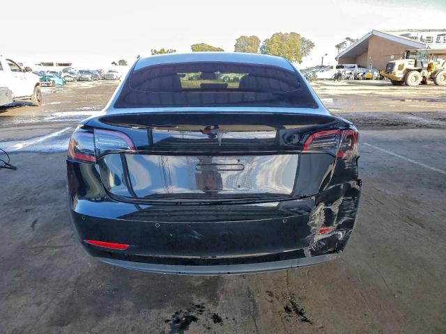 Tesla Model 3 Image 9