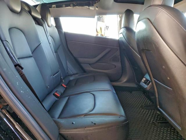 Tesla Model 3 Image 12