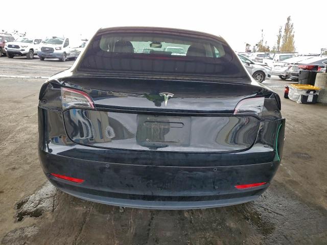 Tesla Model 3 Image 7