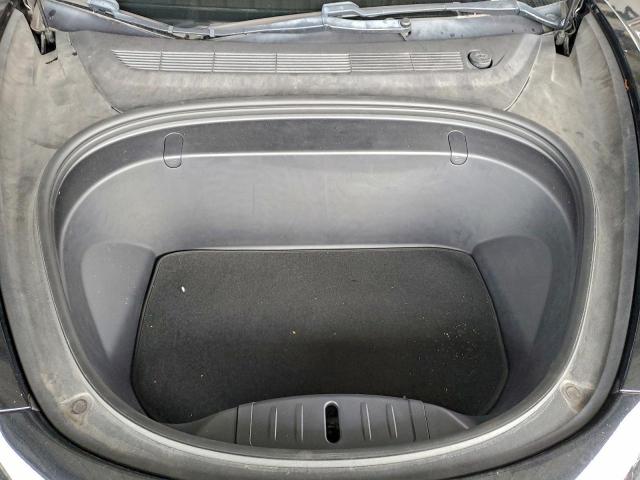 Tesla Model 3 Image 8